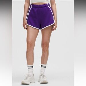 NWT!🍋🍋Lululemon Scuba Mid-Rise Oversized Short 3”🍋🍋. Size Medium.